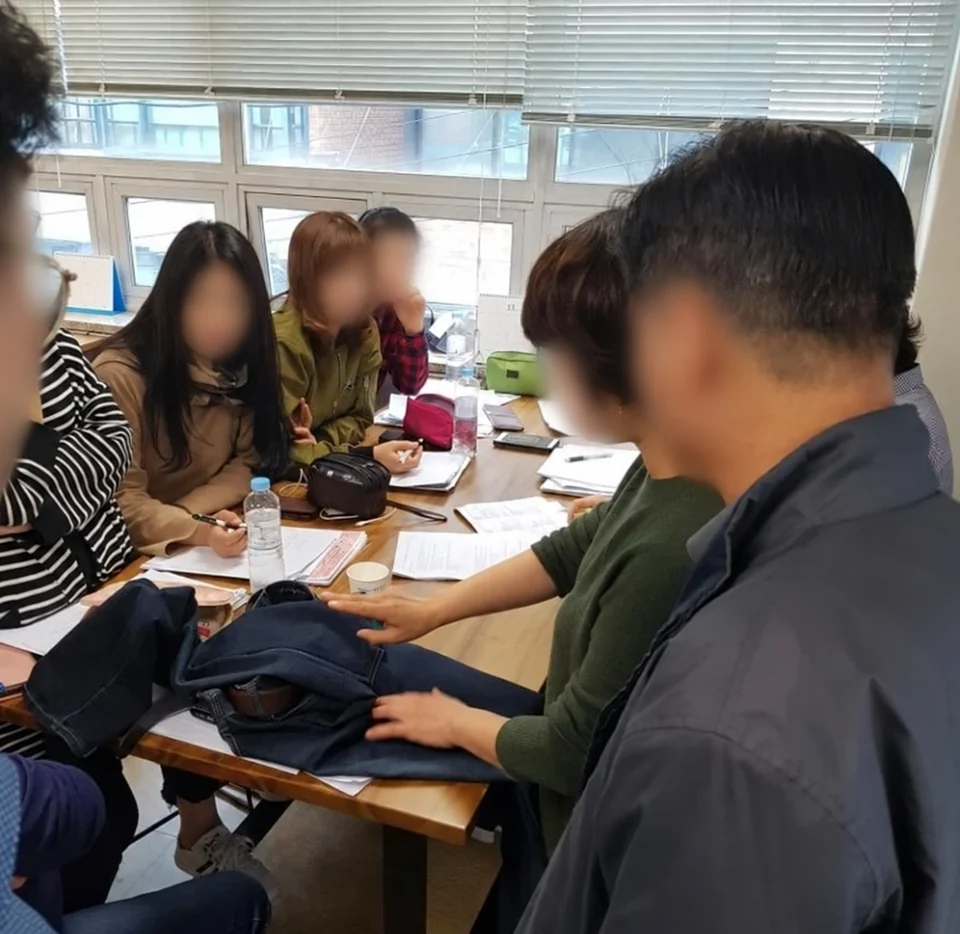 제품 기준을 공유하는 검사원 교육
